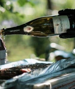 投稿についてもっと詳しく 年末年始のグラススパークリングに！”モンフォール”オリジナルノベルティプレゼント